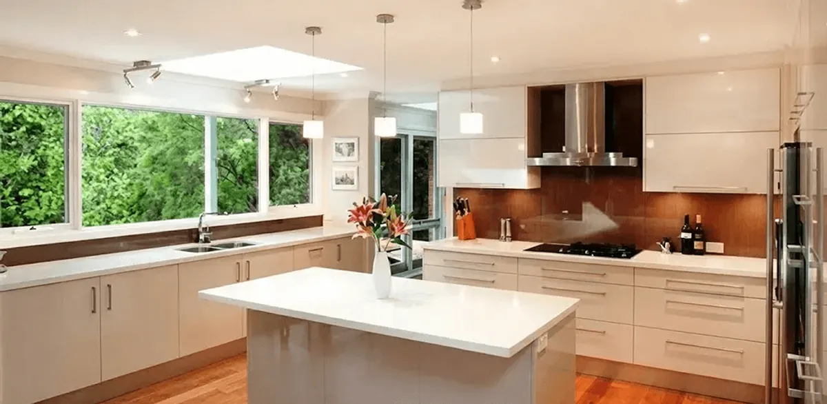 Kitchen cabinet refacing and remodel results in a modern kitchen in Minneapolis, MN
